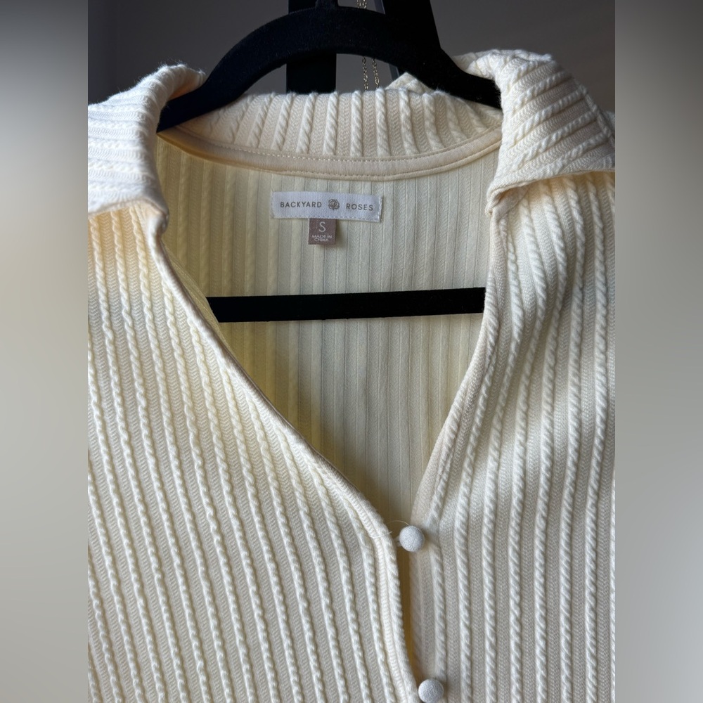 Backyard Roses Stacey Knit Cardigan NWT - Picture 5 of 11